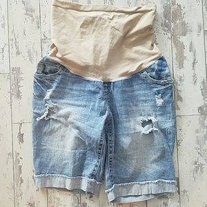Maternity shorts, mid thigh